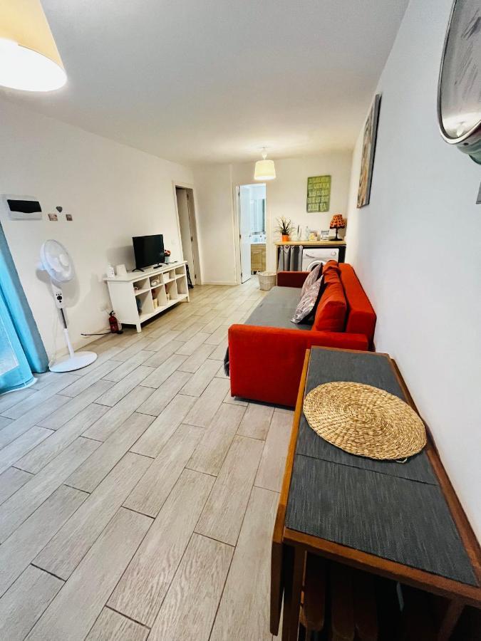 Cozy Apartment In Centric Area At Caleta De Fuste With Air Conditioner Exterior photo